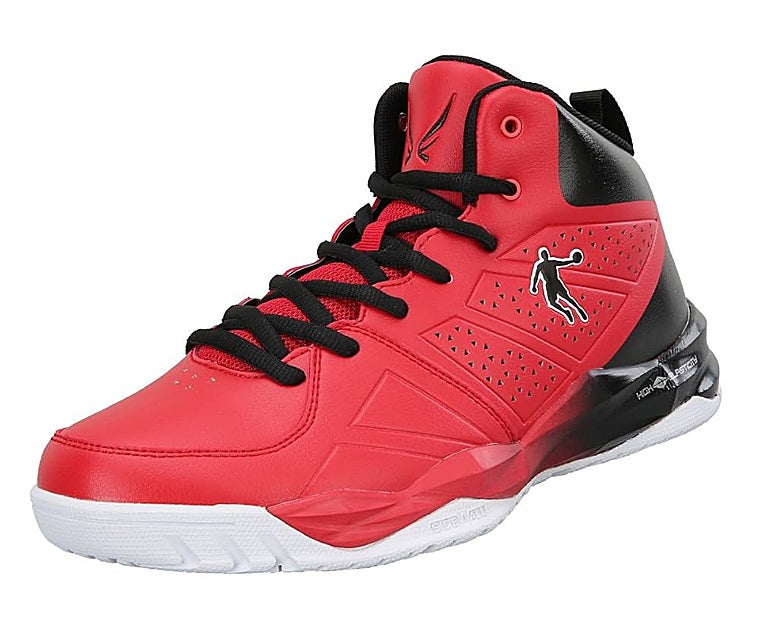 Unas zapatillas de Qiaodan con el logo de un jugador saltando