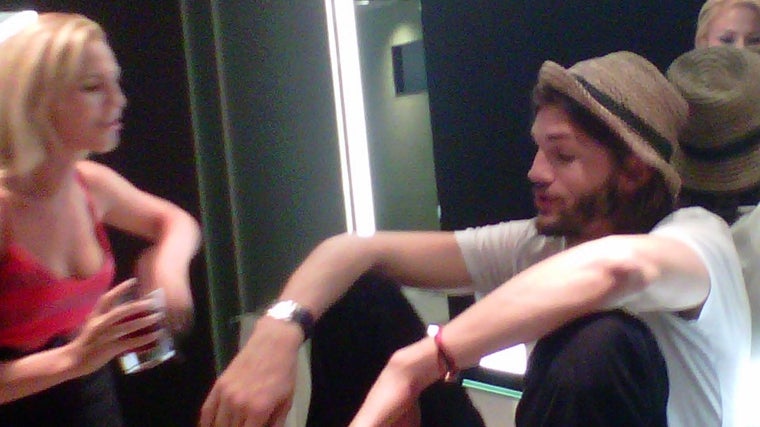 Sara Leal y Ashton Kutcher