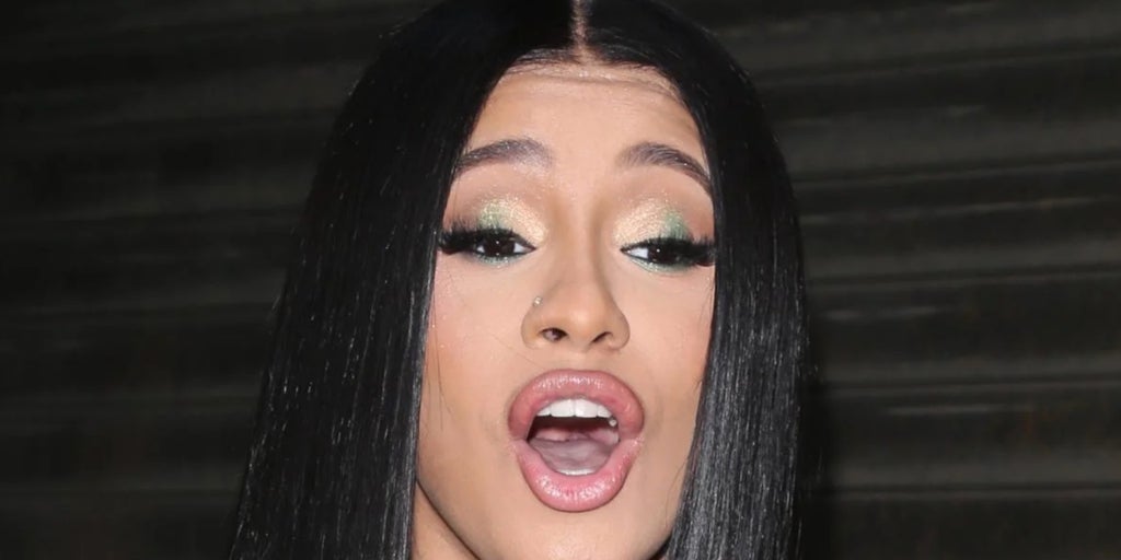 Cardi B, demandada por una mujer a la que lanzó un micrófono en pleno concierto