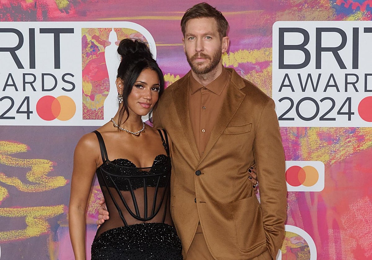 Calvin Harris junto a su esposa Vick Hope