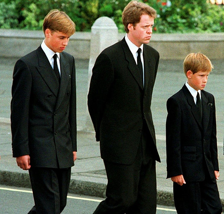Harry, Guillermo y Charles Spencer, el hermano de Diana, en el funeral