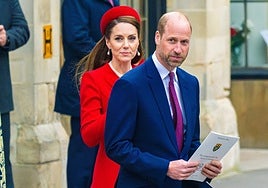 El Príncipe Guillermo 'veta' la esperada reunión de su hermano Harry y el Rey Carlos III