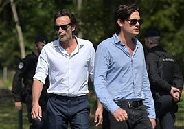 El hijo menor de Alain Delon quiere anular el testamento de su padre