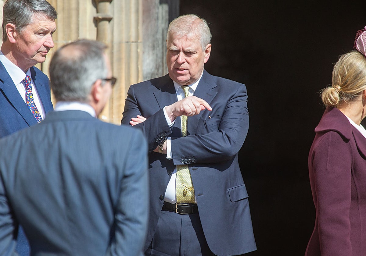 Más de cien correos podrían reabrir el caso Epstein contra el Príncipe Andrés