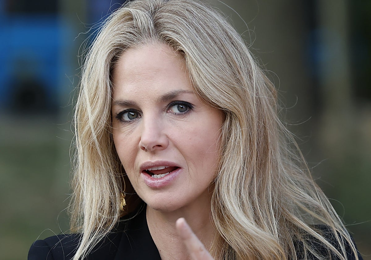 Genoveva Casanova &#039;exiliada&#039; para no dinamitar la boda de Cayetano Martínez de Irujo