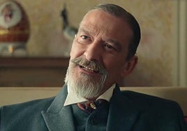 La vida de Jacobo Dicenta, el barón de Valladares en 'La Promesa': su padre catedrático, su relación con Fofito y su trabajo en otras series