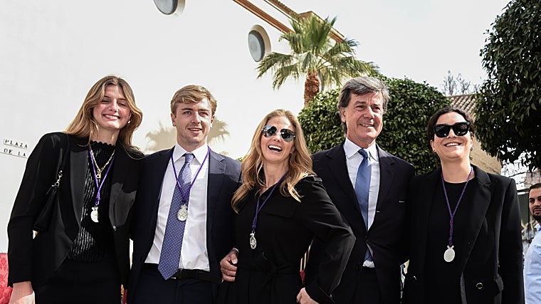 De izquierda a derecha: Amina, Luis, Genoveva, Cayetano y Bárbara