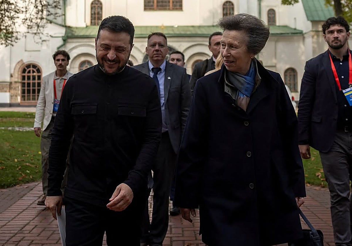 Así fue la discreta visita de la Princesa Ana a Ucrania: un gesto de cercanía, un sobre con sello real y un mensaje de apoyo