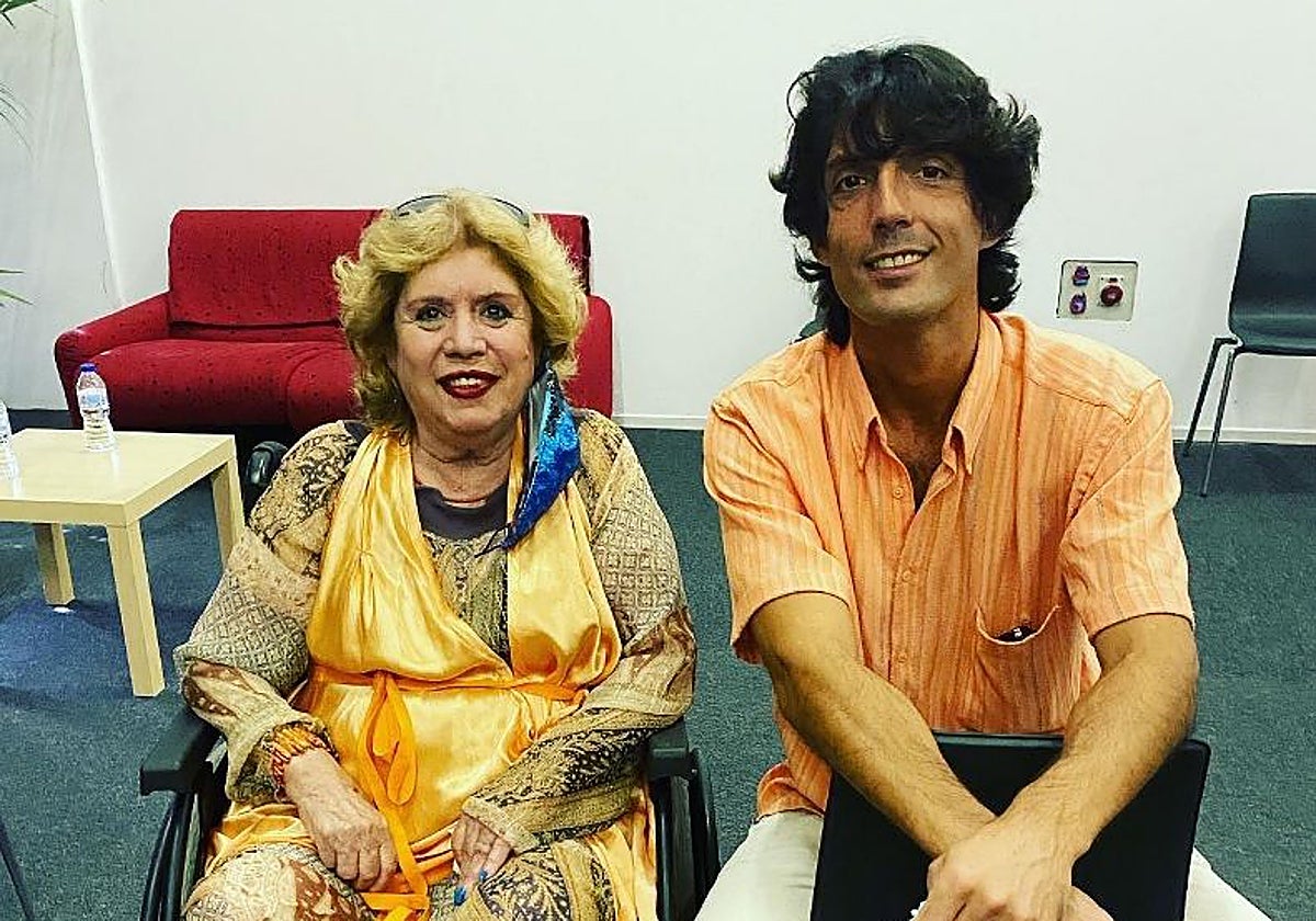 María Jiménez junto a su hijo Alejandro