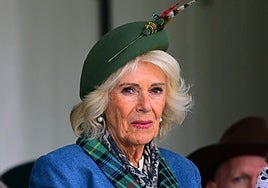 Muere una amiga de la Reina Camila: «Que su más allá esté lleno de hombres imposiblemente guapos»