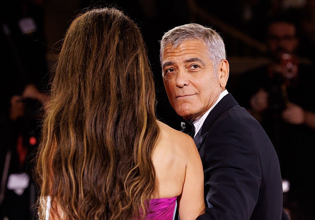 George Clooney junto a su mujer Amal