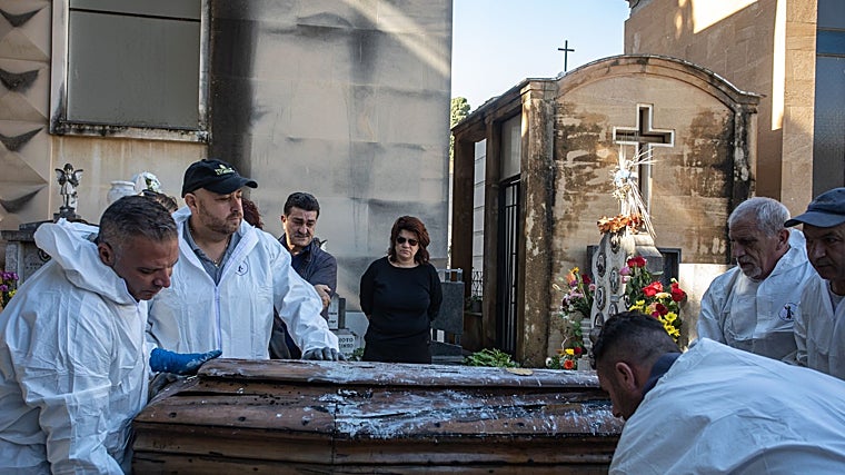 Una de las exhumaciones de Mario Biondo