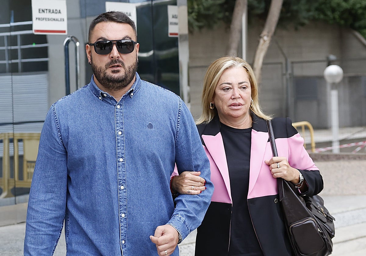 Miguel Marcos y Belén Esteban, a la llegada del juicio contra Toño Sanchís.