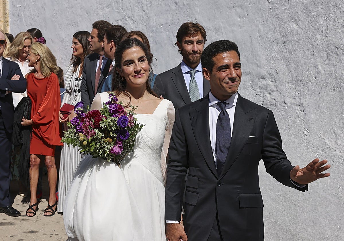 Alberto Herrera y Blanca Llandres sellan su amor en Sanlúcar de Barrameda: una  boda íntima, emotiva