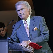 Bigote Arrocet reactiva su vida sentimental con la caribeña Mimi, profesora de Pilates 35 años más joven que él