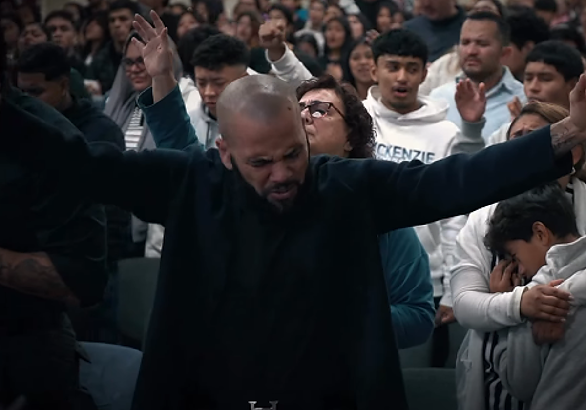 Dani Alves durante la ceremonia religiosa