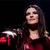 La muerte del tío de Laura Pausini desata la guerra en su familia: «No quiero que ella venga al funeral de mi padre»