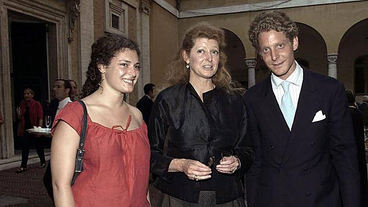 Margherita Agnelli con sus hijos Ginevra y Lapo Elkann