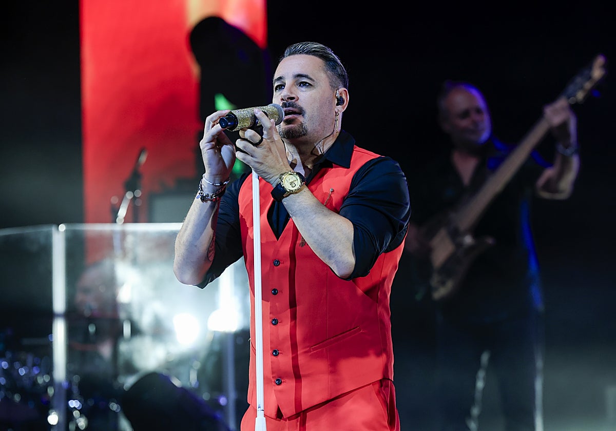 Andy en uno de los últimos conciertos del dúo