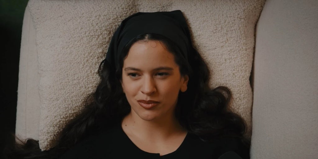 Rosalía, en el diván de Freud: «Me encanta estar desnuda en casa»