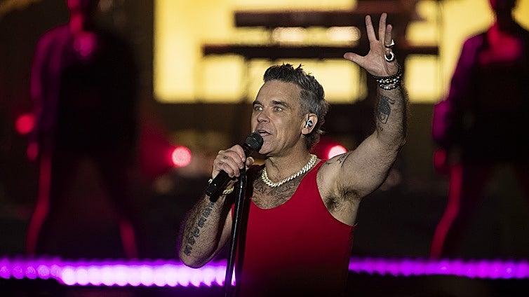 Robbie Williams pierde parte de visión por usar fármacos para perder peso