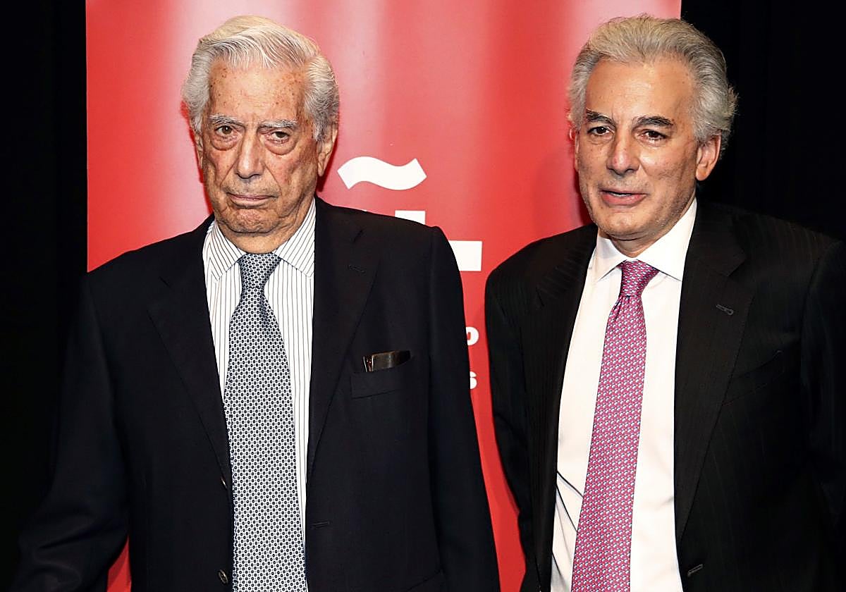 Álvaro Vargas Llosa solicita el marquesado concedido a su padre por el Rey  Juan Carlos