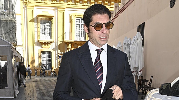 Cayetano Rivera roba el show del bautizo del hijo de Fran Rivera y Lourdes Montes con una reaparición estelar