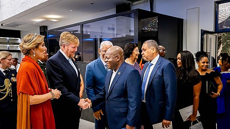 Saudações aos representantes do país no jantar de Estado