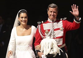 La salud de Cayetano Martínez de Irujo no impide su luna de miel soñada