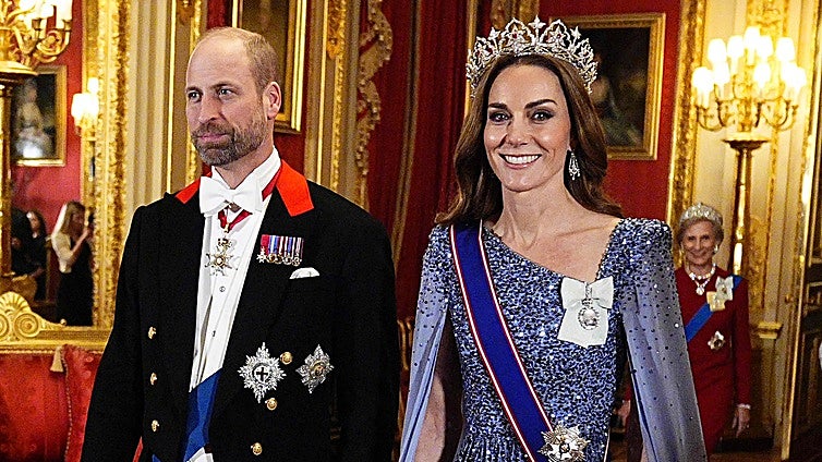 Kate Middleton deslumbra al estrenar la gran tiara oriental de la Reina Victoria de 2.600 rubíes indios