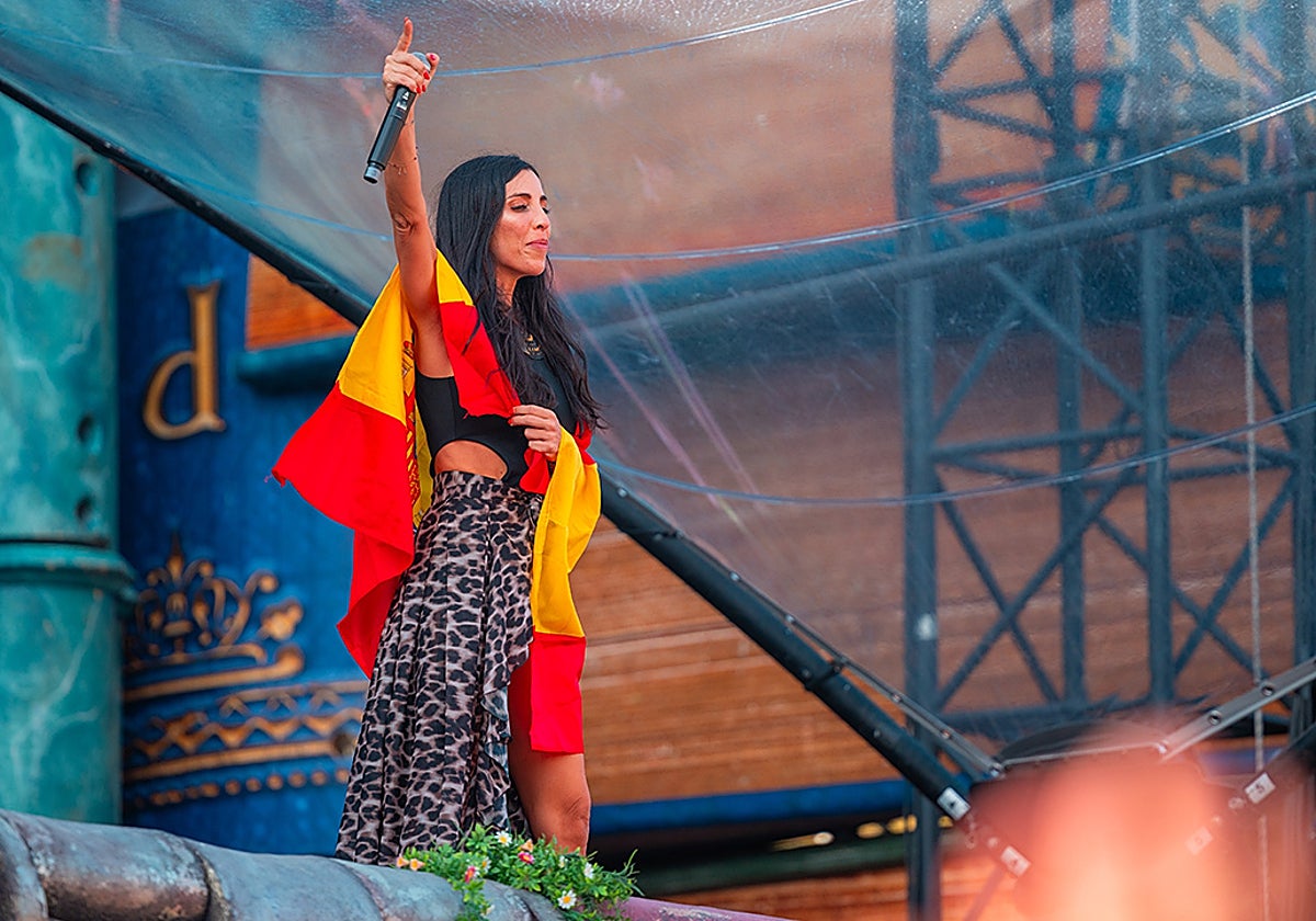 B Jones, durante una sesión en 2024