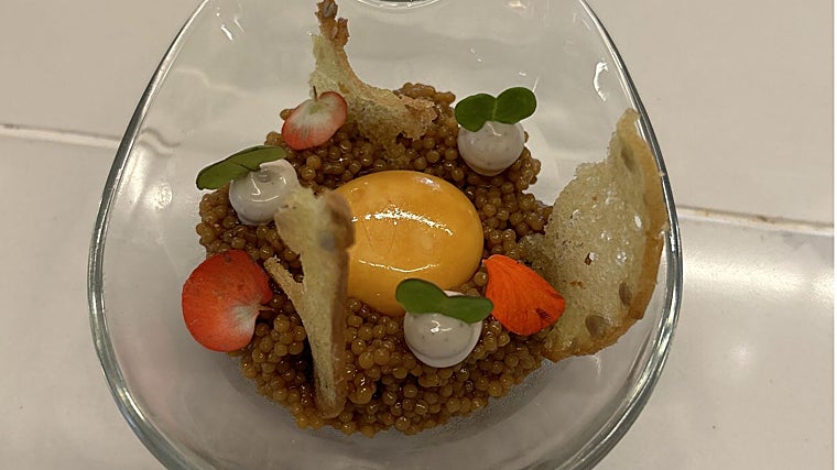 Eneko Atxa inaugura la nueva temporada en Basque Sevilla