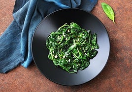 El truco para que tu cuerpo absorba mejor el hierro de las espinacas: solo debes añadir este ingrediente a tus comidas