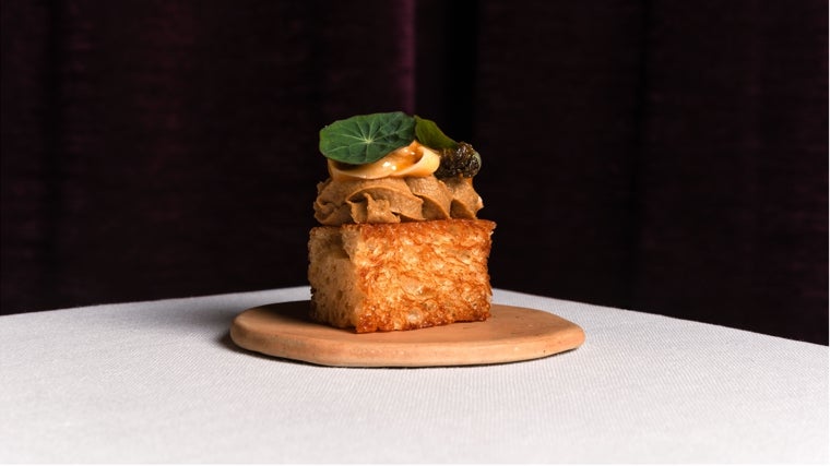 Brioche con parfait de navajas en adobo
