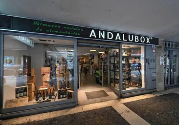 Andalubox lleva a Los Remedios su concepto de «cash urbano» basado en productos cercanos y artesanos