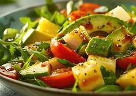 El secreto de los cocineros para que los aguacates no se oxiden en una ensalada