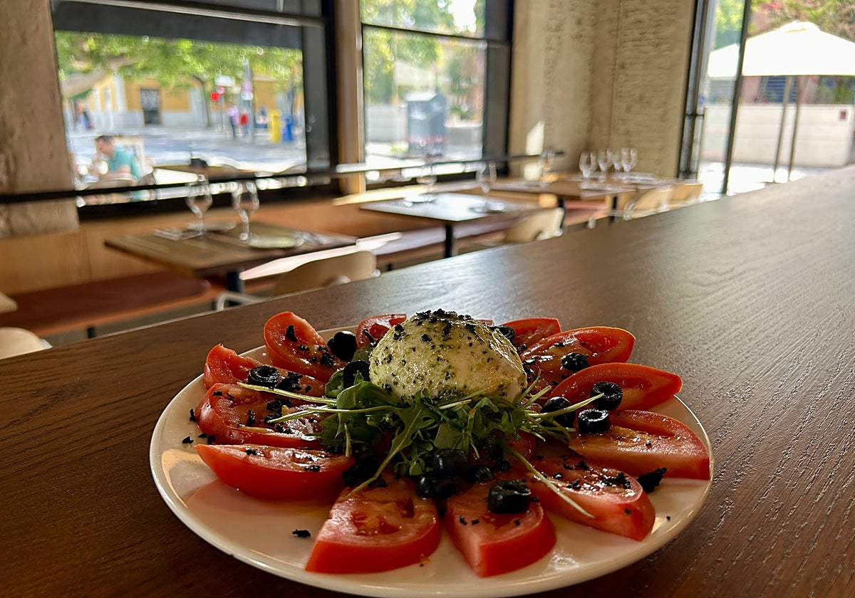 Tomate ecológico con burrata