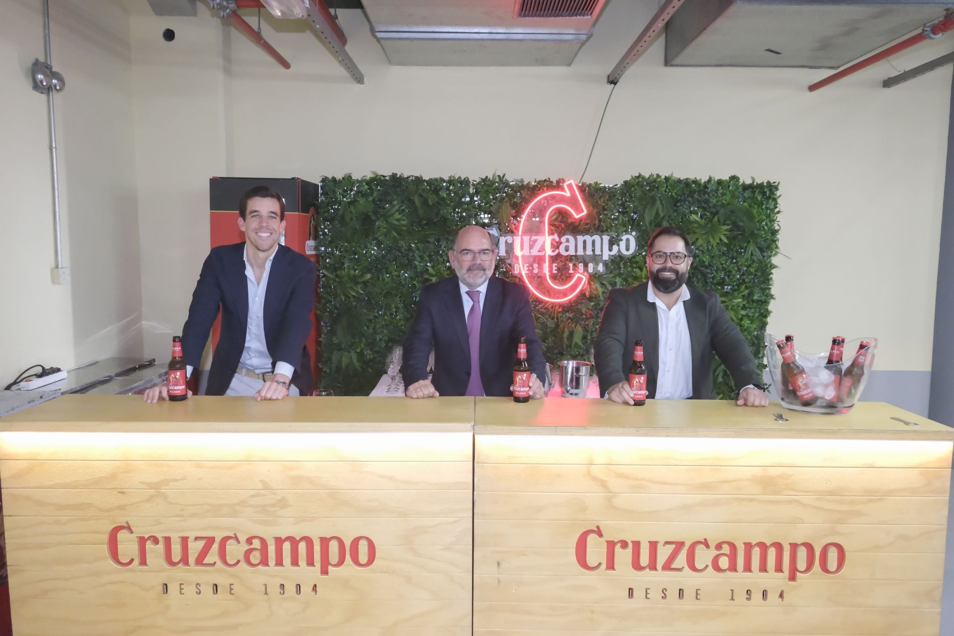 Curro Márquez, Antonio Pardo y Fernando Mirón, de Cruzcampo