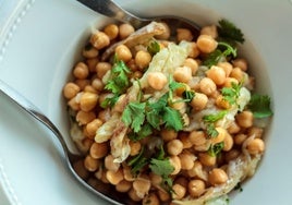 Ni cocido ni en ensalada: estas son las mejores recetas con garbanzos fáciles y saludables