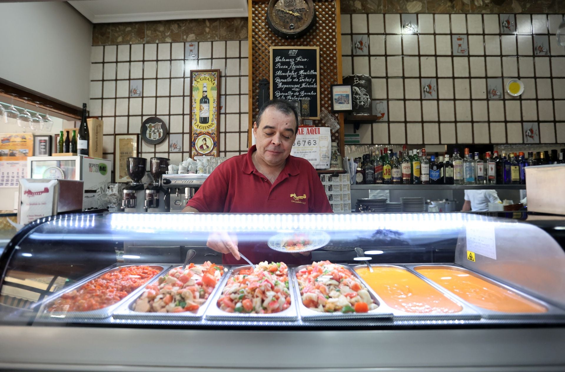 Ruta por los bares y restaurantes del Campo de la Verdad de Córdoba, en imágenes