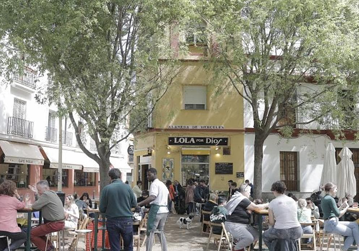 El bar Lola por Dios en la Alameda de Sevilla