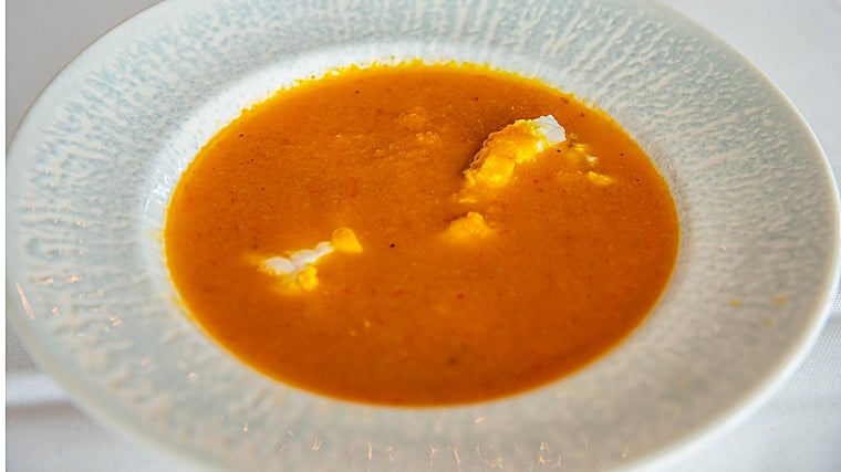 La sopa de rape de Las Palmeras, el entrante perfecto para dar comienzo a la cena navideña