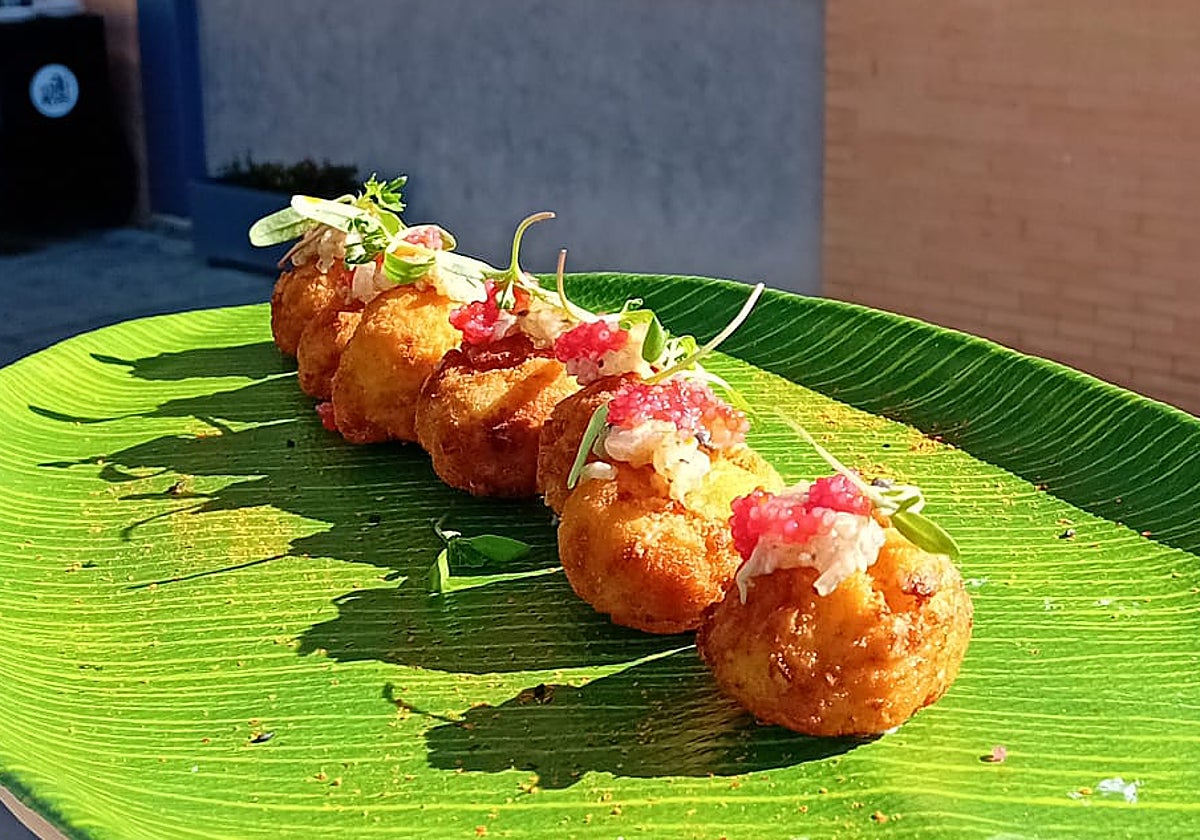 De jamón ibérico, solomillo al whisky, gambas al ajillo o serranito, de carrillada con queso de cabra y velo de panceta o de huevos rotos con chorizo son algunas de las croquetas que podrán disfrutarse durante las jornadas