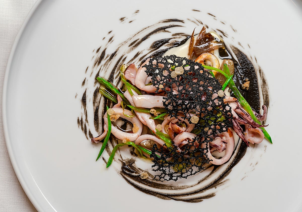 Calamar al oloroso con tirabeques, una de las propuestas de Beluga