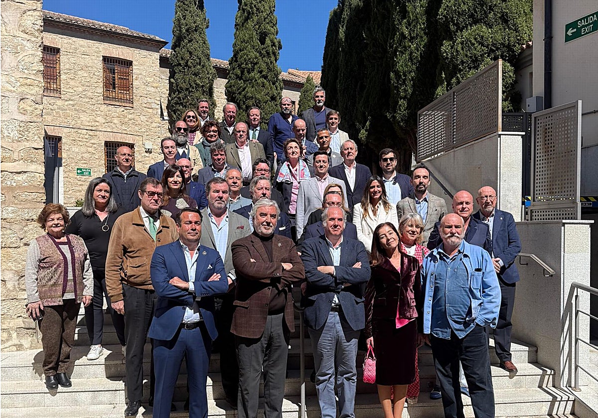 Foto de familia de los académicos durante la Asamblea General de la institución