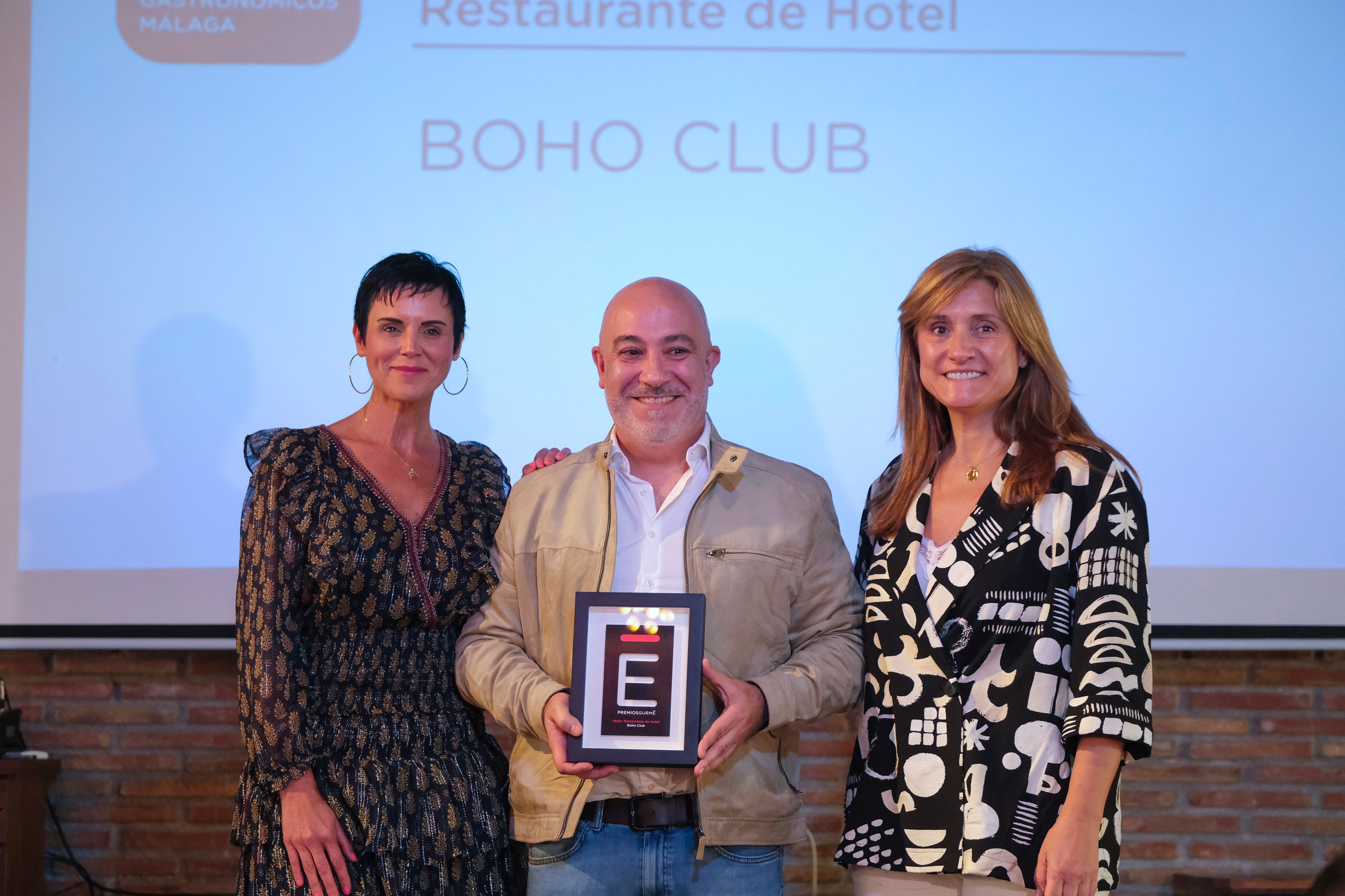 Diego del Río, chef, y Macarena Valiente, de Boho Club, junto a Ana Delgado, directora general de ABC