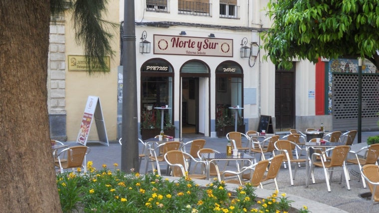 Terraza de la Taberna Norte y Sur en el centro de Córdoba