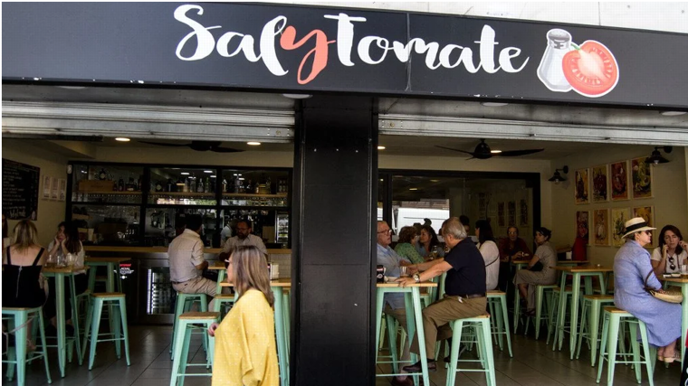 Fachada de Sal y Tomate en Sevilla