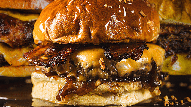 Con tres locales en la capital malagueña, Gottan Grill es una de nuestras recomendaciones si buscas dónde comer hamburguesas en Málaga