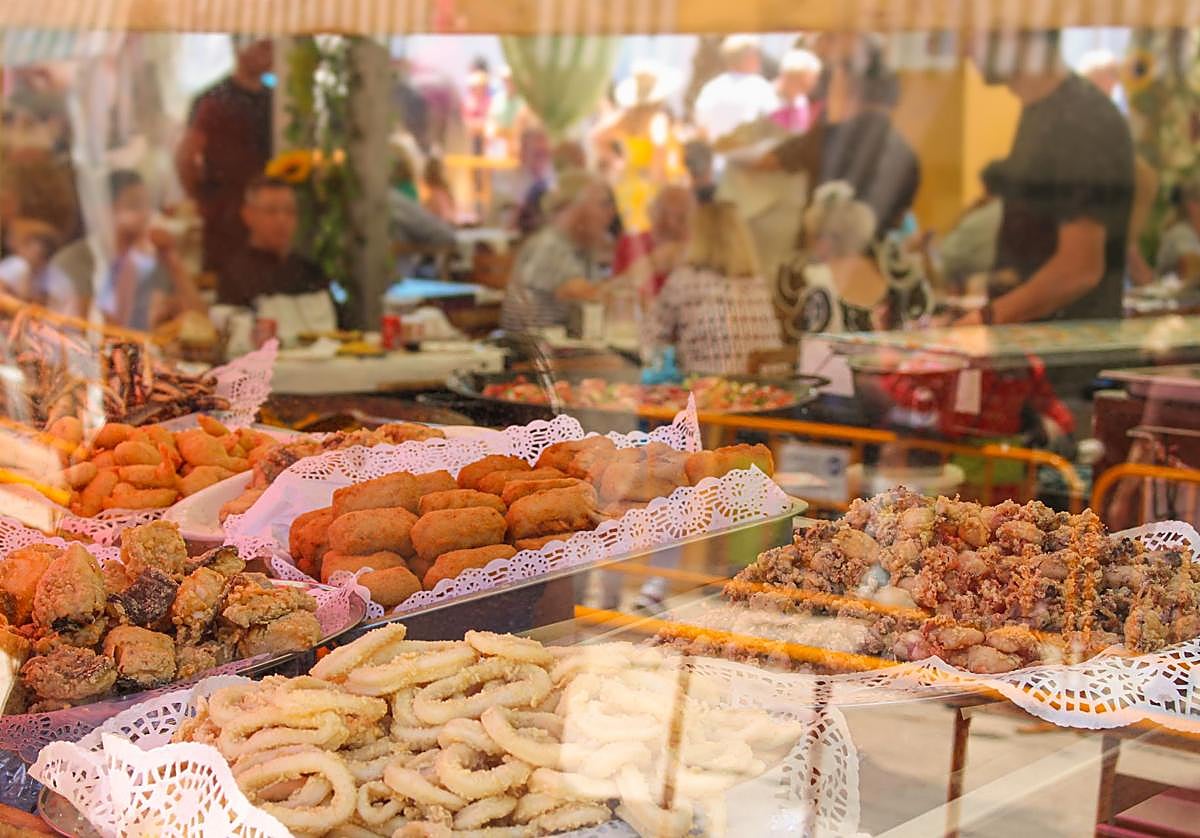 Ni tortilla ni marisco: estos son los platos de la Feria de Sevilla que puedo hacer en casa para la noche del &#039;Pescaíto&#039;